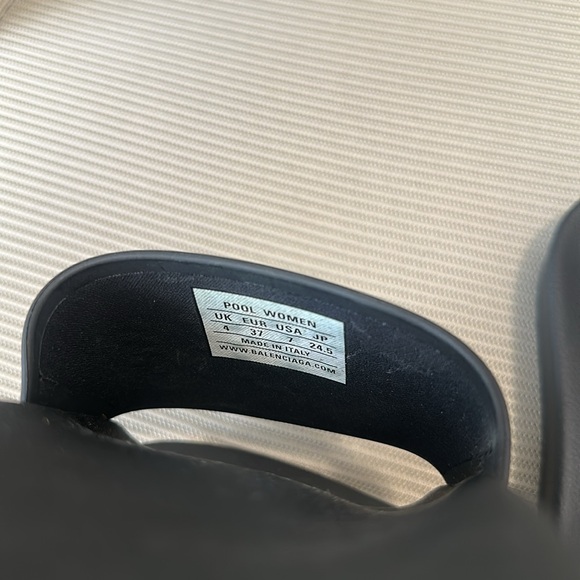 Balenciaga BB glow in the dark pool slides - Picture 6 of 6